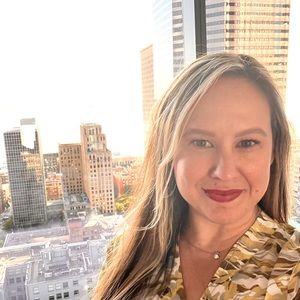 Meet your Posher, Crystal